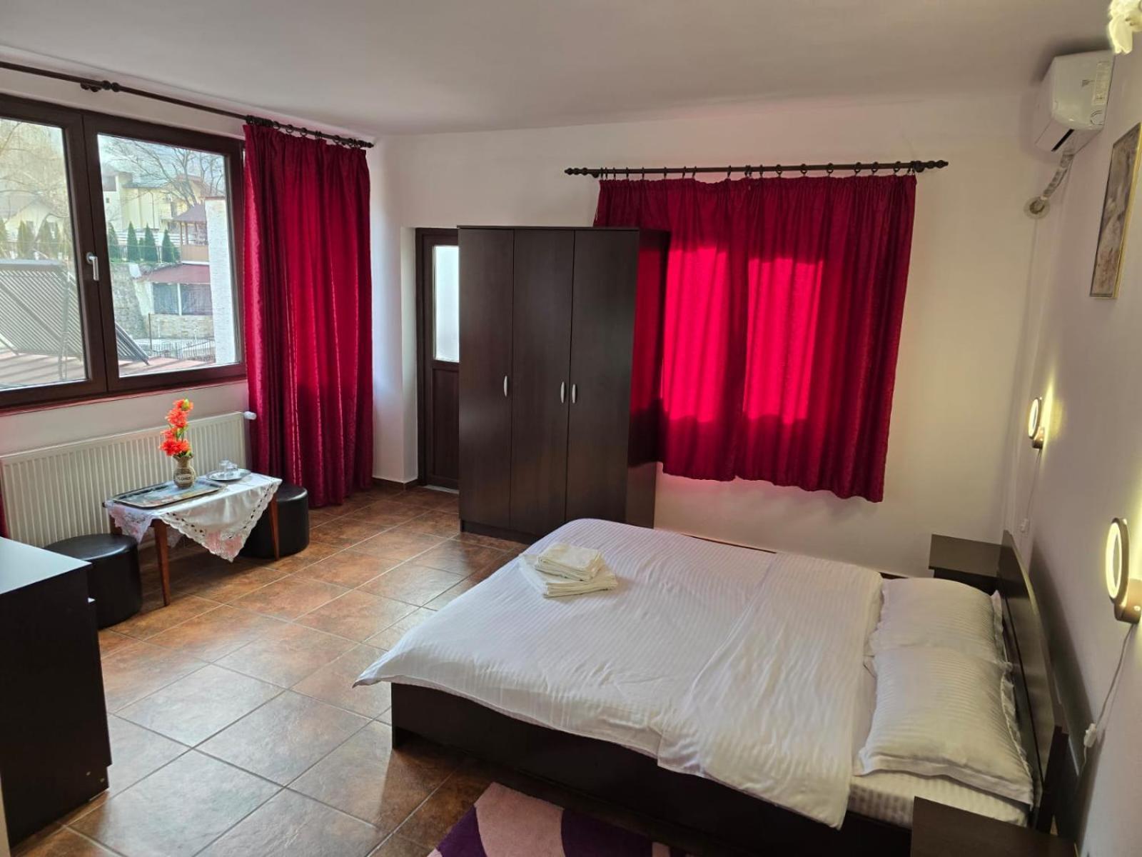 Casa Vivian Hotel Байле Херкулане Екстериор снимка