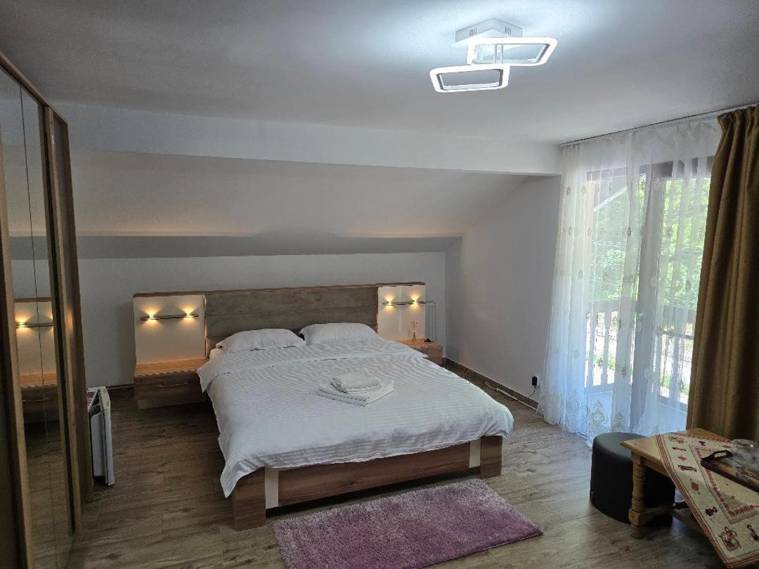 Casa Vivian Hotel Байле Херкулане Екстериор снимка